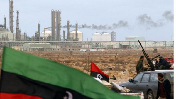 ليبيا: اتفاق على إعادة تصدير النفط من مينائي السدرة ورأس لانوف