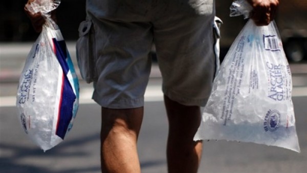 أمرأة تسافر مع جثة زوجها لأيام في ولاية ألاسكا