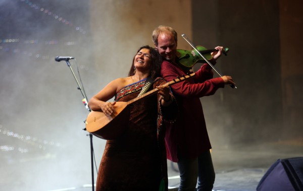 فرقة سويدية تُغني بمهرجان فلسطين الدولي في رام الله -صور