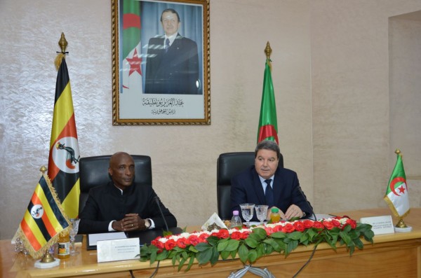 السيد اللواء عبد الغني هامل المدير العام للأمن الوطني يستقبل نظيره الأوغندي