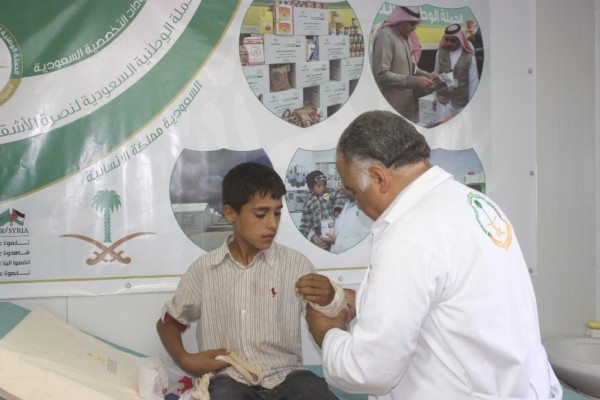 العيادات التخصصية السعودية تتعامل مع 2477 حالة مرضية في الاسبوع 186 في مخيم لزعتري