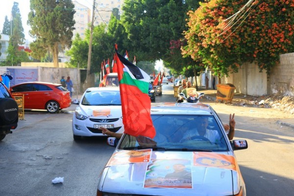 الشعبية بمحافظة غزة تنظم مسيرة محمولة دعماً وإسناداً للرفيق بلال كايد