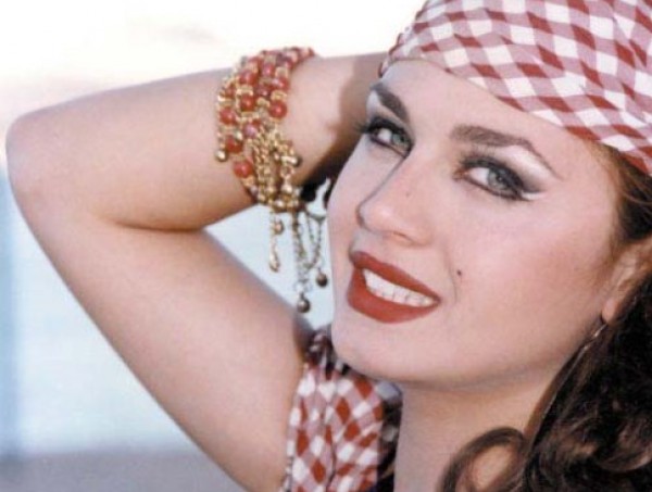 كيف أصبحت نجمة فيديو كليب يا نور العين ملكة الجمال بعد مرور عشرون عاماً
