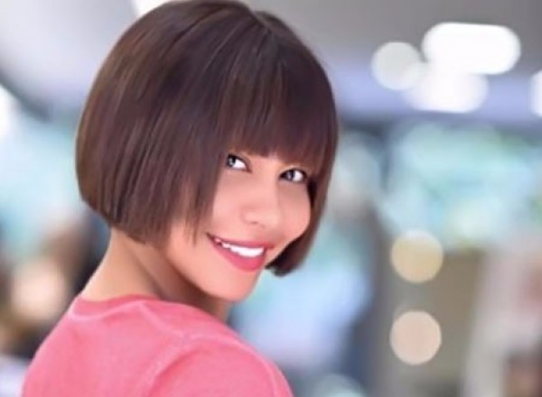 رغم سعره الباهظ فستان شيرين يعرضها للسخرية