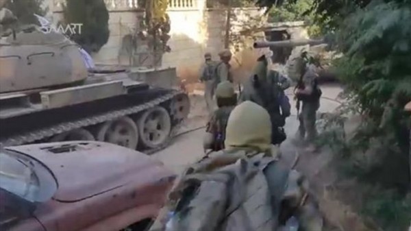 الفصائل المحاصرة في أحياء حلب الشرقية من قبل القوات الموالية للأسد تشن هجمات مضادة