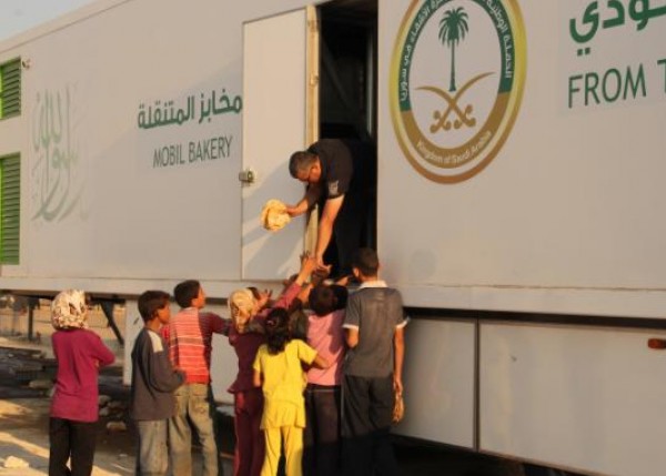 مليارات الإغاثة السعودية للمنكوبين عوناً للمستضعفين وشفاءً للجرحى وبسمةً للأيتام