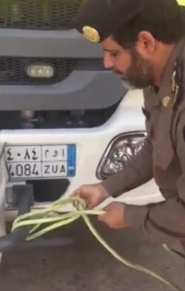 طريقة مميزة وسهلة لربط السيارات أثناء