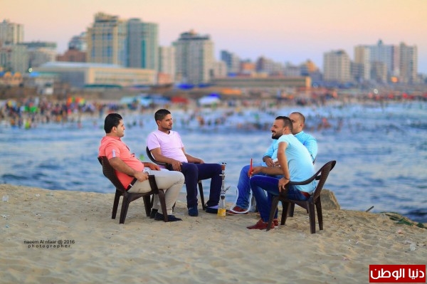 إستراحة على شاطئ البحر