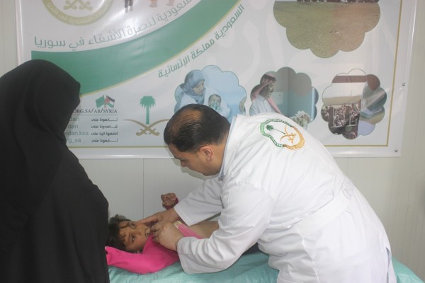 علاج 709 طفل من ابناء الاشقاء السورين في مخيم الزعتري من خلال العيادات التخصصية السعودية