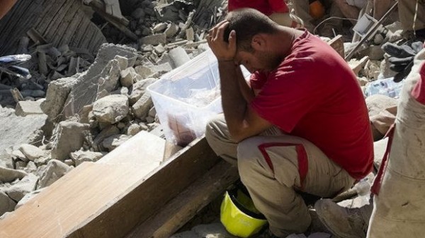 زلزال ايطاليا: ارتفاع عدد الضحايا إلى 247 قتيلا ومئات الجرحى