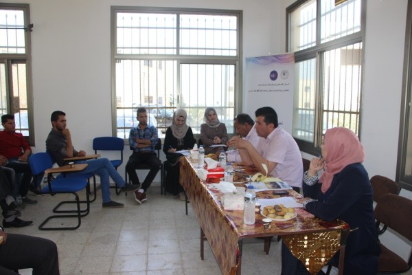 مركز الفلسطيني للديمقراطية وحل النزاعات يعقد مناظرة لقضية النفايات في قراوة بني حسان