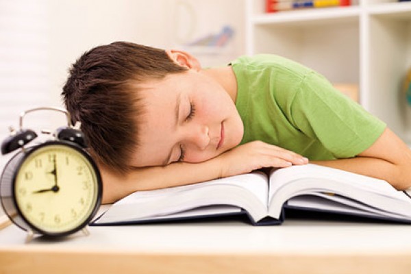 تنظيم مواعيد نوم الأطفال للإستعداد للعودة إلى المدرسة 9998759643