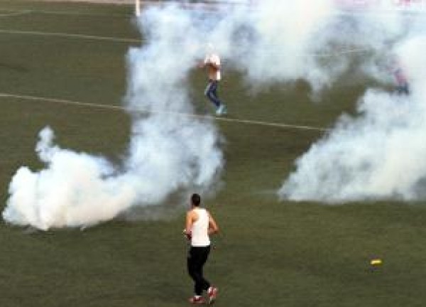 الرجوب يدين ايقاف الاحتلال لمباراة الظاهرية وبلاطة بإطلاقه وابلا من قنابل الغاز على الملعب