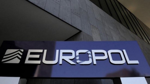يوروبول: "داعش" يحاول التسلل إلى أوروبا بجوازات سورية مزيفة