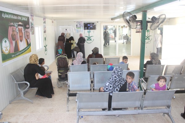 العيادات التخصصية السعودية تقدم خدمات التثقيف الصحي للمرضعات داخل مخيم الزعتري بالتعاون مع جمعية انقاذ الطفل
