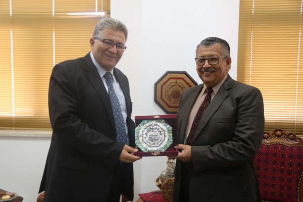 رئيس جامعة القدس يبحث سبل التعاون العلمي مع سفير جمهورية الاكوادور لدى فلسطين
