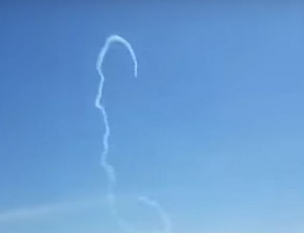 طيار يلقي مصرعه أثناء عرض جوي بالصين