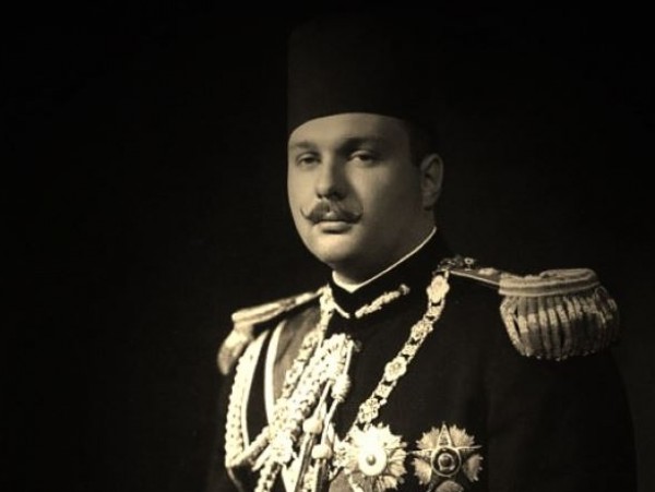 كيف مات الملك فاروق