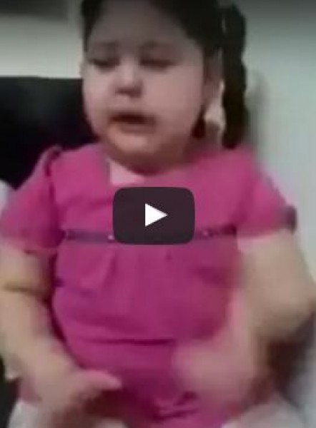 طفلة تبكي بسبب الحمية الغذائية