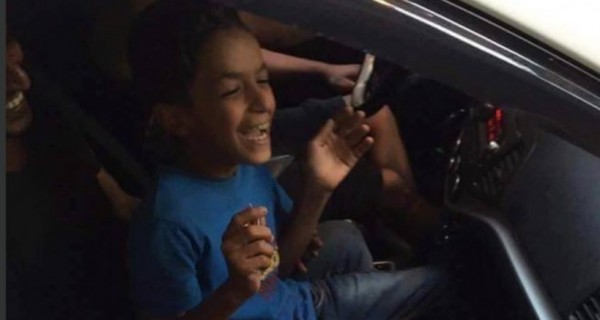 بطلها طفل فلسطيني : فضيحة في مطار بيروت
