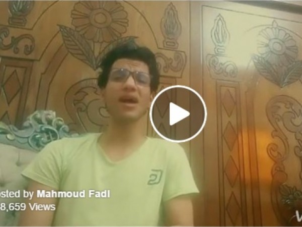 شاب يقلد تكبيرات العيد بطريقة مؤذني الحرم المكي