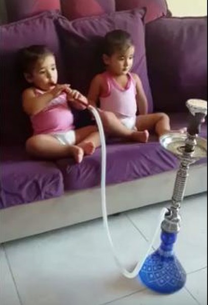 بالفيديو .. مقطع مصور لأطفال من غزة يحتفلون بالعيد بطريقتهم الخاصة