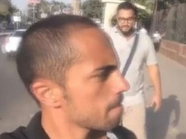 شاب مصري يكافح التحرش بالبيض