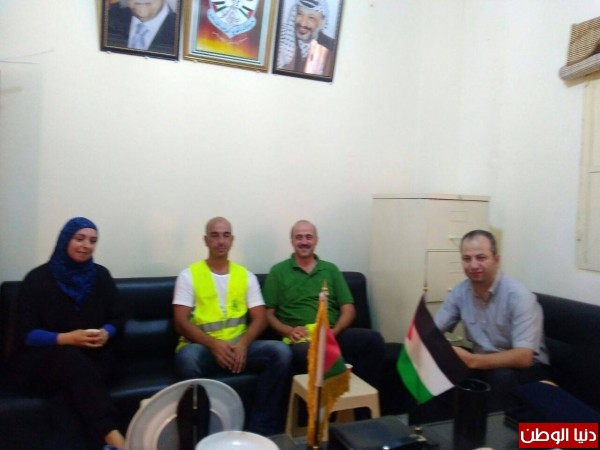 الاتحاد العام للمراة الفلسطينية في البقاع يوزع مساعـدات تموينية للنازحين في مخيـم بعلبك