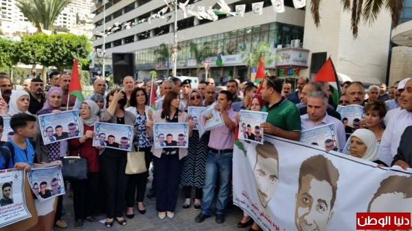 مسيرات منددة بعزل الاسران طميل ابو حنيش ووائل الجاغوب