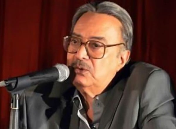 فيديو يوسف شعبان يثير الجدل باحتضانه يسرا في حفل افتتاح مهرجان الإسكندرية