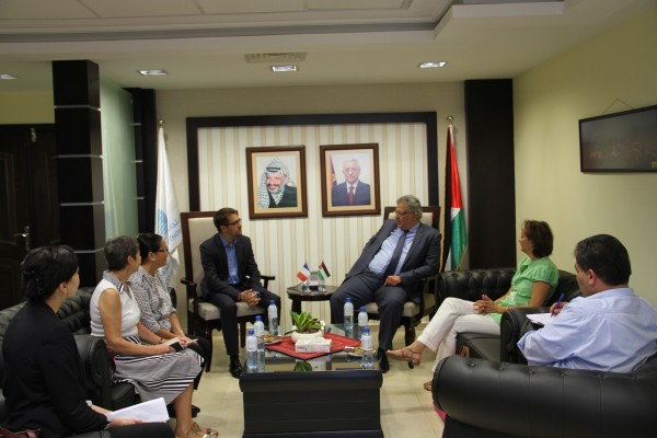 الوزير غنيم يطلع وفدا من اعضاء  البرلمان الفرنسي على الاوضاع المائية في فلسطين