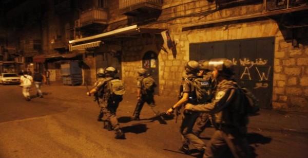 الاحتلال يعتقل 19 مواطنا في مناطق الضفة الغربية