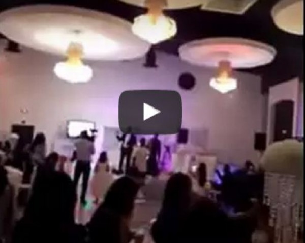 عريس مغربي يفاجئ ضيوفه بـزغرودة في حفل زفافه بفرنسا