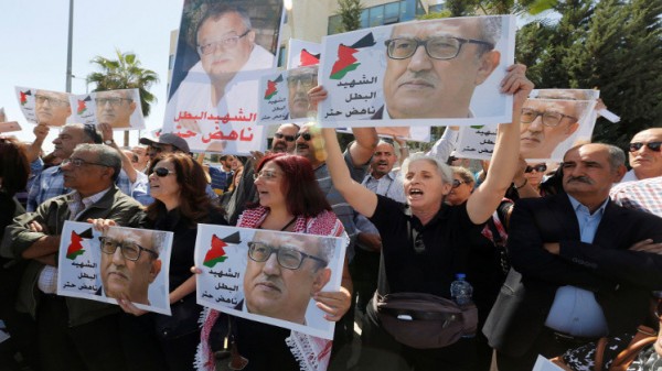 مئات المحتجين في الأردن يطالبون باستقالة الحكومة بعد اغتيال حتر