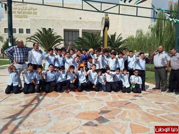 طلبة المدرسة الإسلامية الأساسية للذكور في زيارة لمختبر الاحياء في جامعة النجاح الوطنية