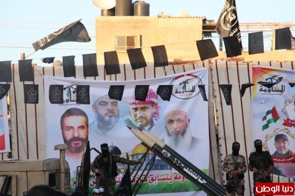 ألوية الناصر صلاح الدين تنظم عرضا عسكريا ضخما وتستعرض صاروخ " A -AT"