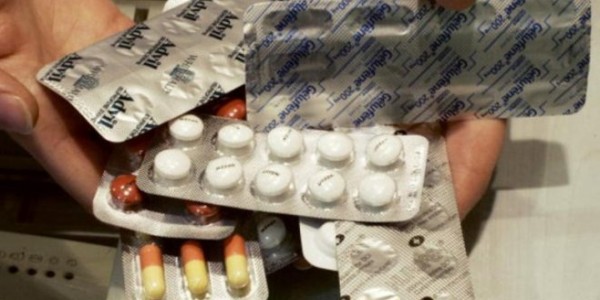 الشرطة تضبط كمية من الأدوية والمواد الطبية المهربة في رام الله