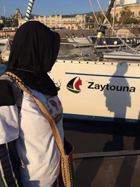 اللجنة الدولية لكسر الحصار: سفينة زيتونة بخير وتواصل الابحار تجاه غزة رغم الظروف الجوية الصعبة