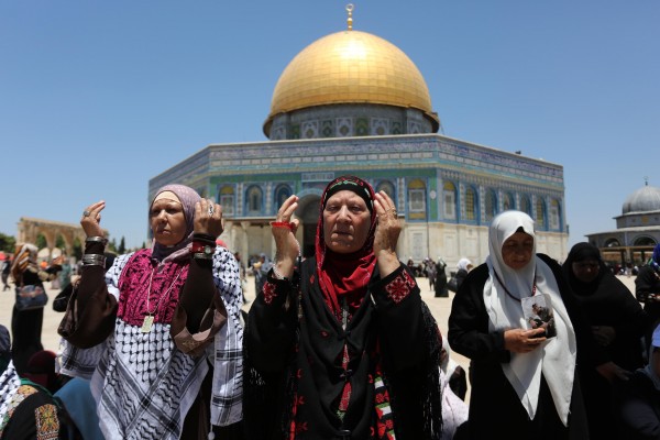 الإحتلال يقرر منع سكان غزة من الصلاة بالأقصى الجمعة المقبلة بسبب مراسم جنازة شمعون بيرز