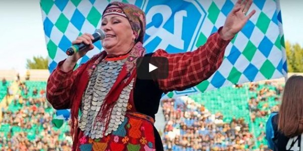 "عجائز روسيا" يغنين لمونديال 2018