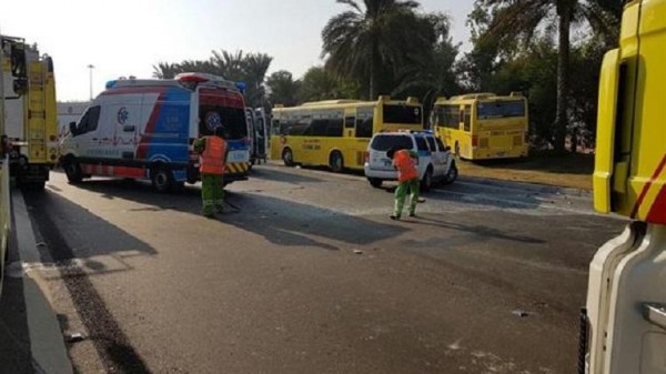 أبوظبي.. إصابة 47 طالبا بحادث تصادم 3 حافلات