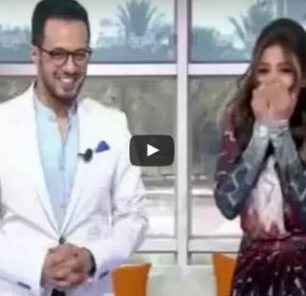الاعلامية مهيرة عبد العزيز تتعرض لموقف محرج وتعتذر للمشاهدين على الفور