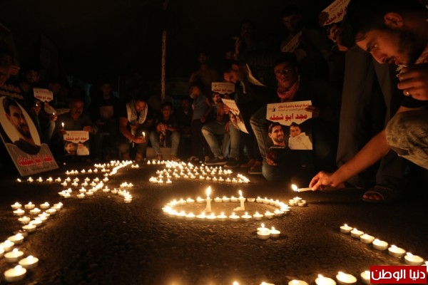 إضاءة الشموع في خيمة الإعتصام في يعبد تضامنا مع الأسرى المضربين عن الطعام