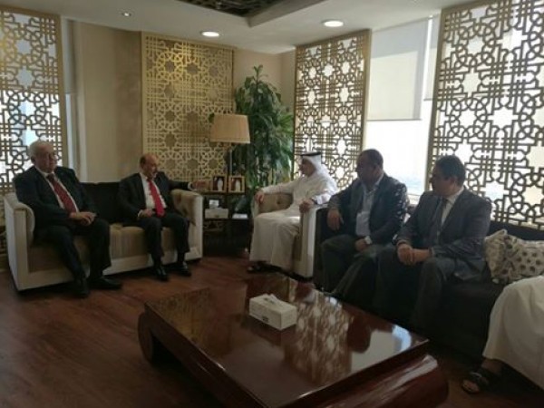 الوزير الحساينة يلتقي رئيس هيئة الاشغال العامة القطري ويناقش معه مشاريع اعمار غزة