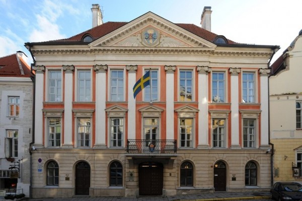 السويد تعيد فتح سفارتها في تونس بعد 14 عاماً
