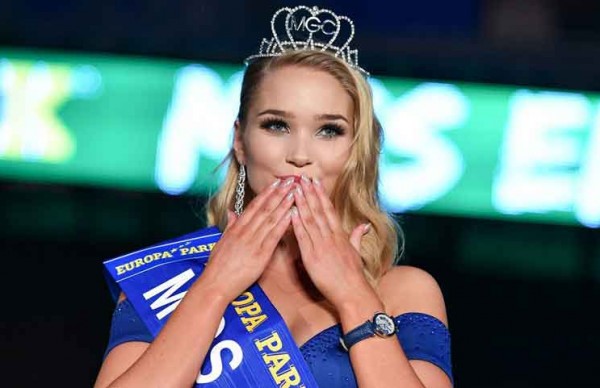 ملكة جمال آيسلندا انسحبت من مسابقة عالمية لأنهم طالبوها بشيء غريب