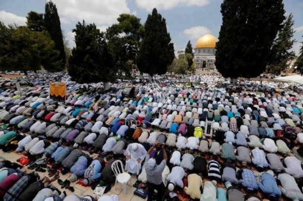 238 غزياً يتوجهون الى القدس لصلاة الجمعة في المسجد الاقصى