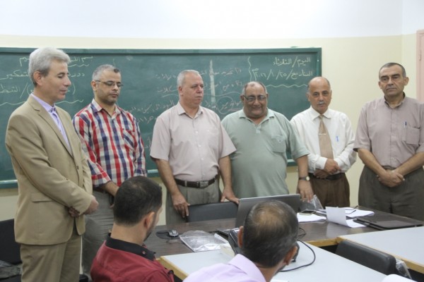مدير عام المعهد الوطني بوزارة التربية والتعليم يتفقد دورات تدريبية بمديرية شمال غزة
