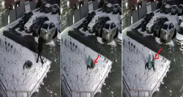 لحظة سقوط طفل روسي في حفرة مجاري