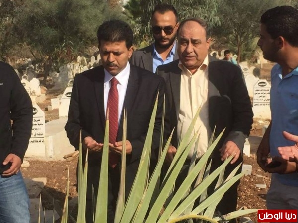 محافظ جنين والسفير التونسي يزوران أضرحة أسرة آل صلاح